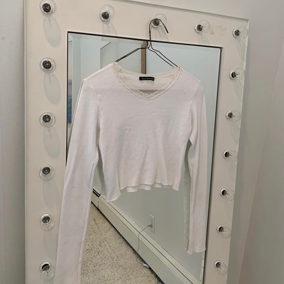 cropped long sleeve top with lace v-neck - Picture 1 of 1
